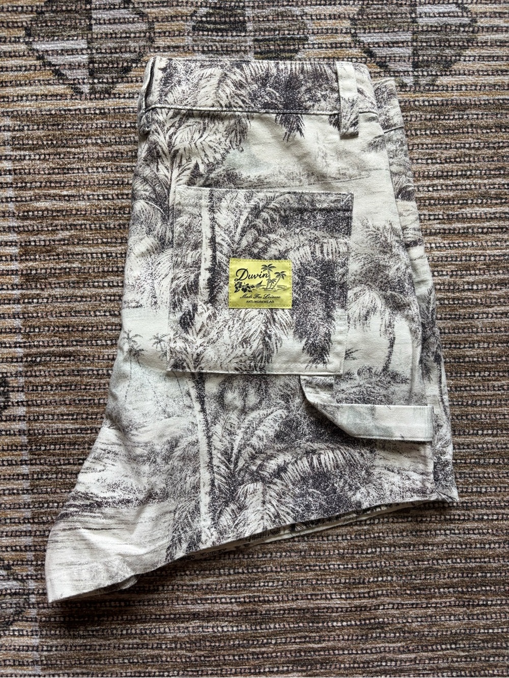 Duvin designs women’s shorts 28 tropical camo walk short